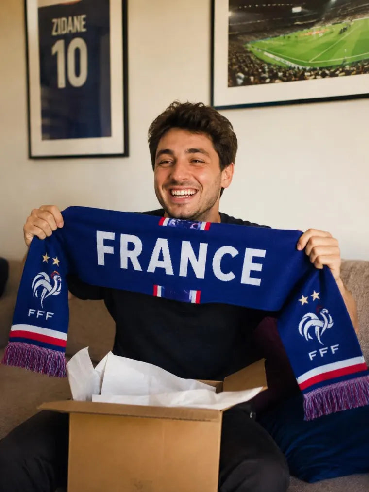 Supporter France avec chapeau tricolore